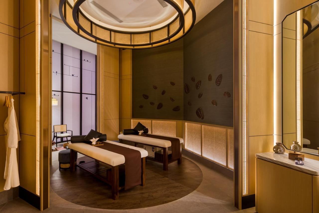 M Resort & Hotel Kuala Lumpur Esterno foto The Spa at The St Regis Mumbai